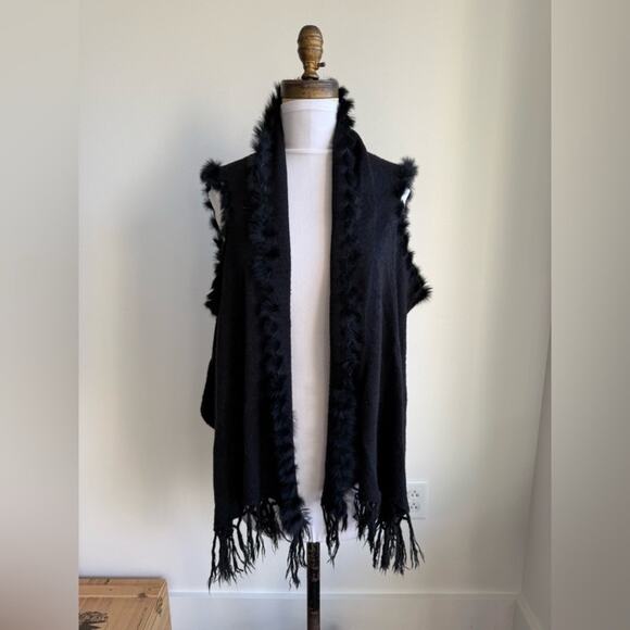 CHIC BLACK AND DARK NAVY FRINGE SWEATER VEST FUR ACCENT ONE SIZE - Picture 10 of 10